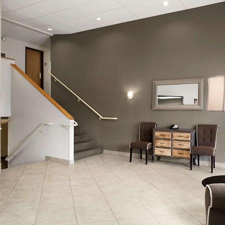 Hotel Super 8 By Wyndham Portland Airport Extérieur photo