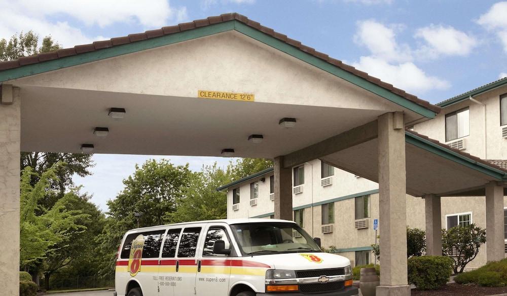 Hotel Super 8 By Wyndham Portland Airport Extérieur photo