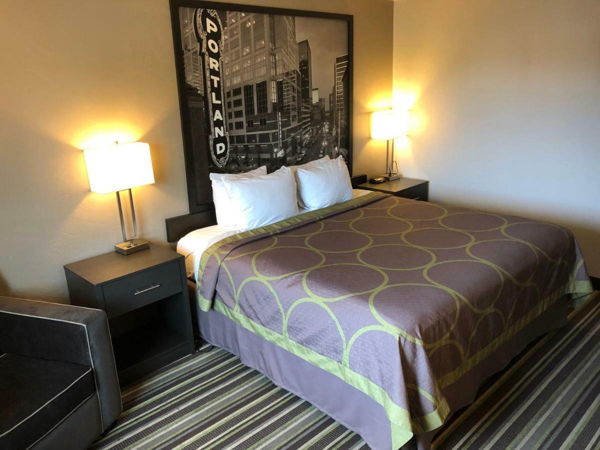 Hotel Super 8 By Wyndham Portland Airport Extérieur photo